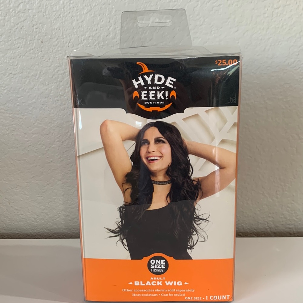Female Long Black Wavy/Curly Wig